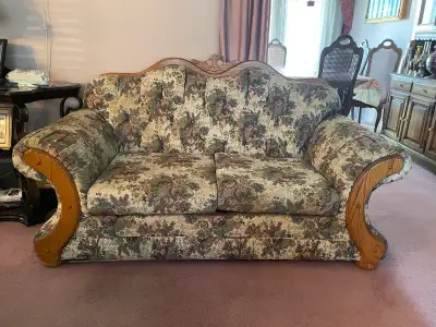 Floral Print Vintage Love Seat Couch 