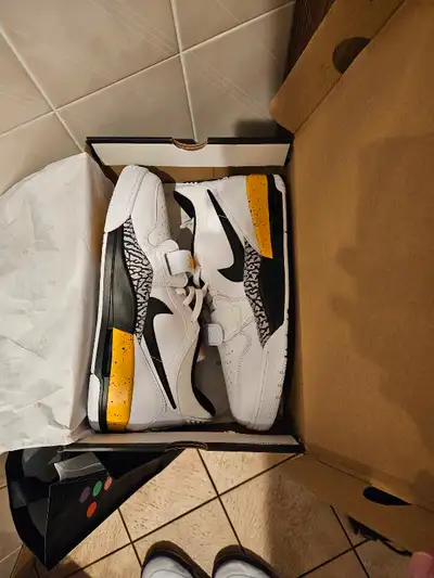 Jordan Legacy Low, View more