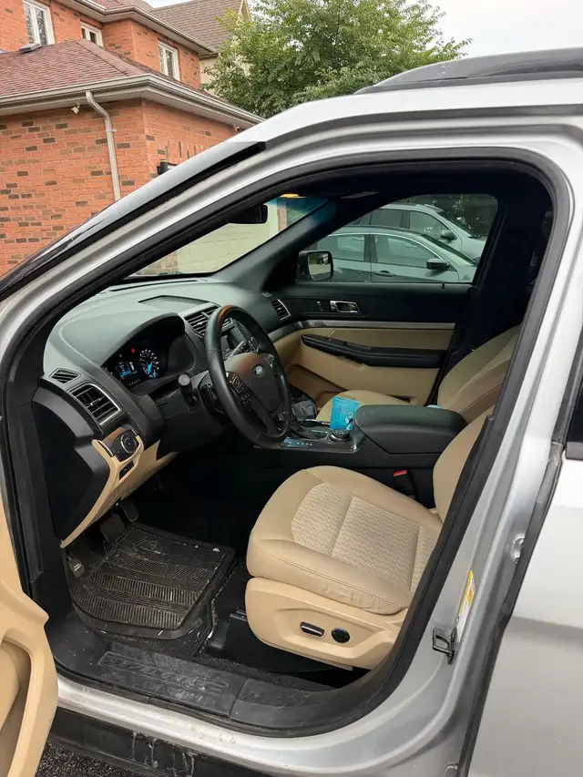 Ford Explorer586915483788912644