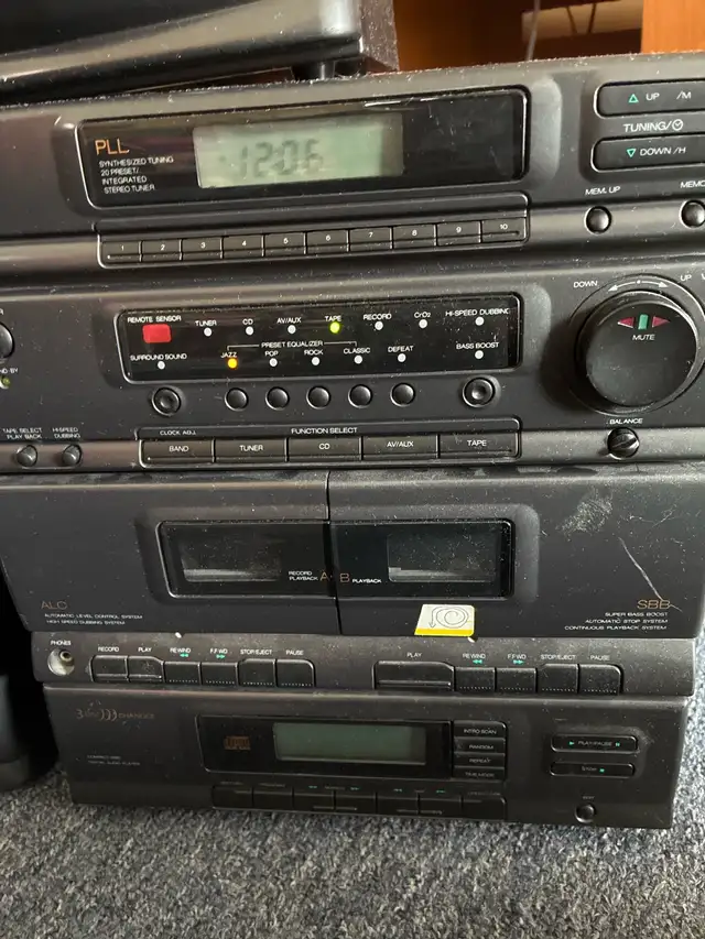 Zenith Stereo System in Stereo Systems & Home Theatre in Mississauga / Peel Region - Image 3