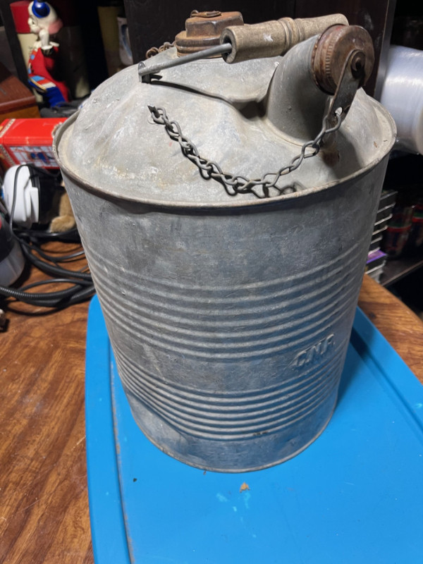 CANADIAN NATIONAL RAIL ROAD GALVANIZED WATER CONTAINER #V0350 in Arts & Collectibles in Edmonton