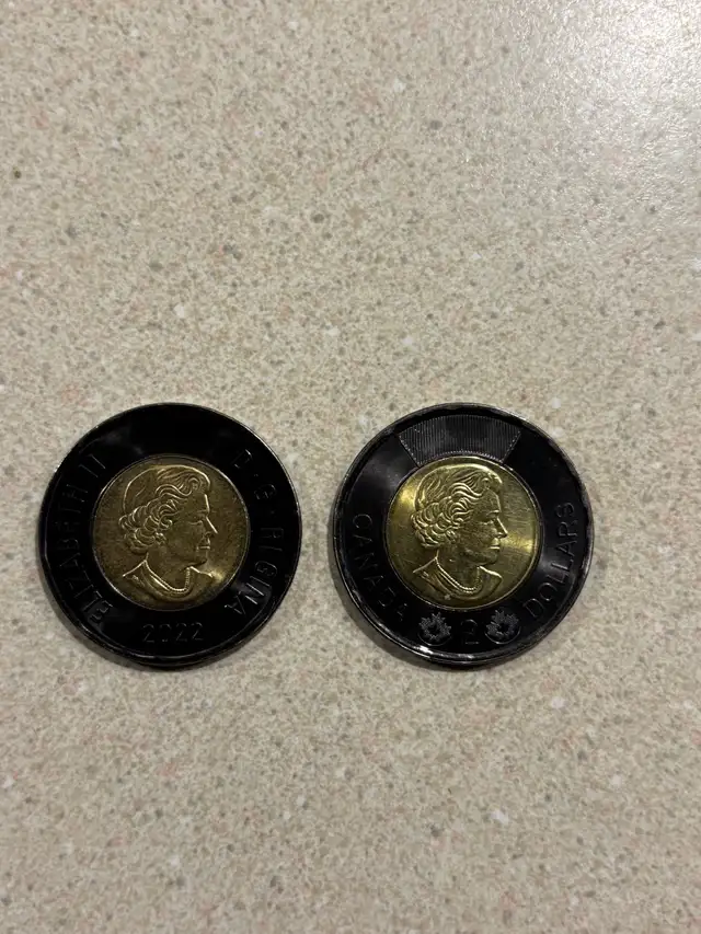 pièces de 2$ 2022 Canada  in Arts & Collectibles in Québec City - Image 3