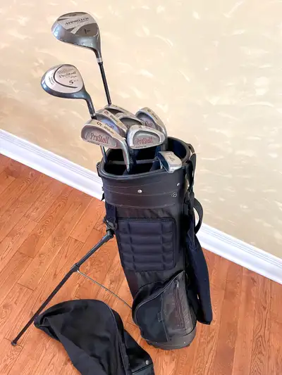 WILSON ProStaff Men’s Golf set with Bag / Right Handed This is a used WILSON ProStaff Men’s Golf set...