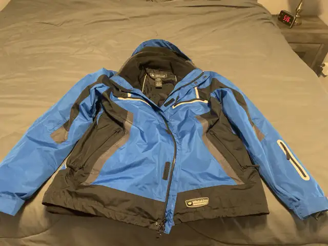 Winter Coat in Men's in Oshawa / Durham Region - Image 4