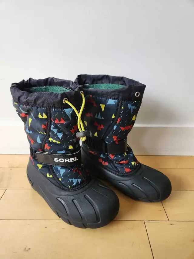 Youth Boys Sorel Flurry Winter Boots - Size 3 (Kids/Youth) in Kids & Youth in Calgary - Image 2