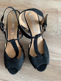Report black heels