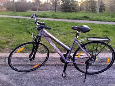 Vélo hybride SCOTT cadre 18"en aluminium, comme neuf, View more