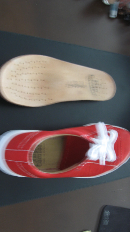 Sneakers neuf 9 / 9.5 -   Possibilité de les essayer in Women's - Shoes in Longueuil / South Shore - Image 4