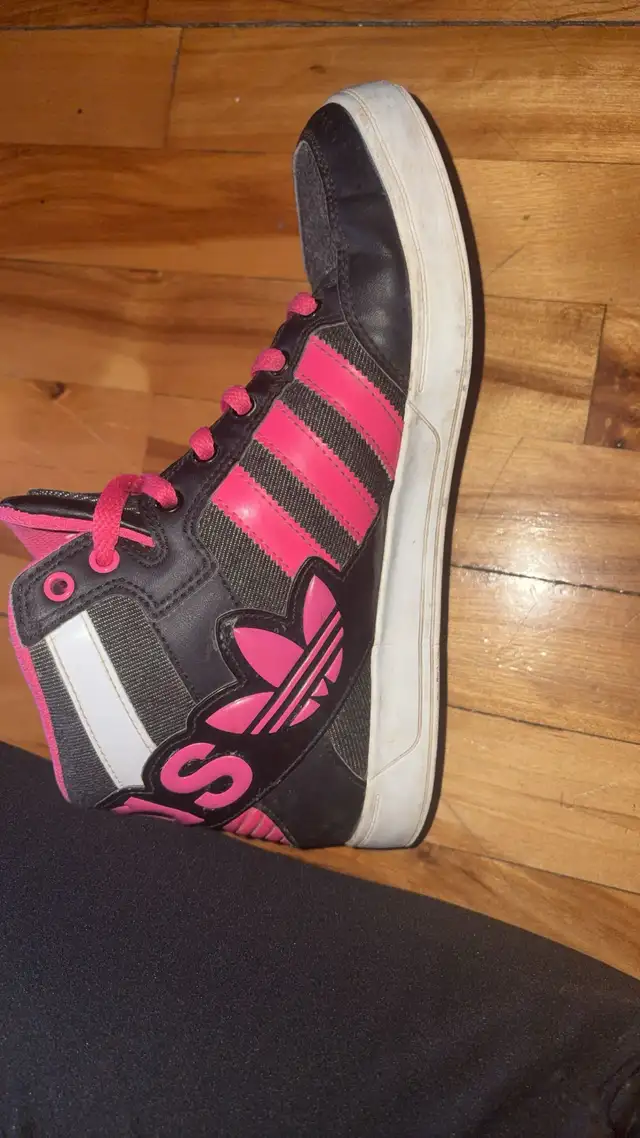 Soulier adidas femme 7 in Women's - Shoes in Laval / North Shore - Image 3