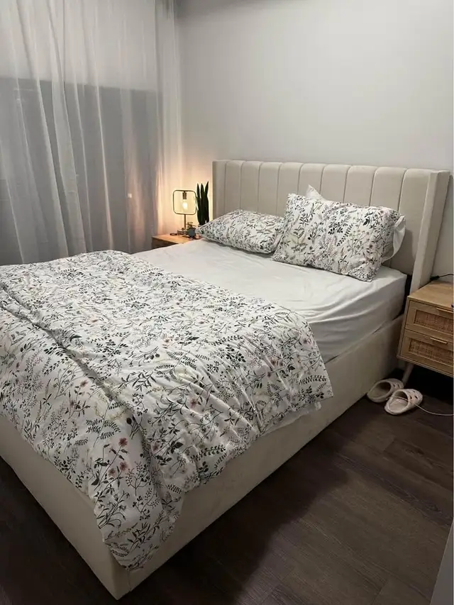 ✨ Queen Size Hydraulic Lift Storage Bed | Brand New in Box in Beds & Mattresses in Peterborough - Image 5