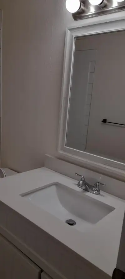 3 bedroom, 1 bath half duplex for rent