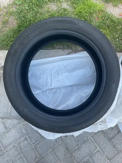 Goodyear eagle touring tires 235/5021 only 1470 km from a 2026my RX500h No damage or bulges