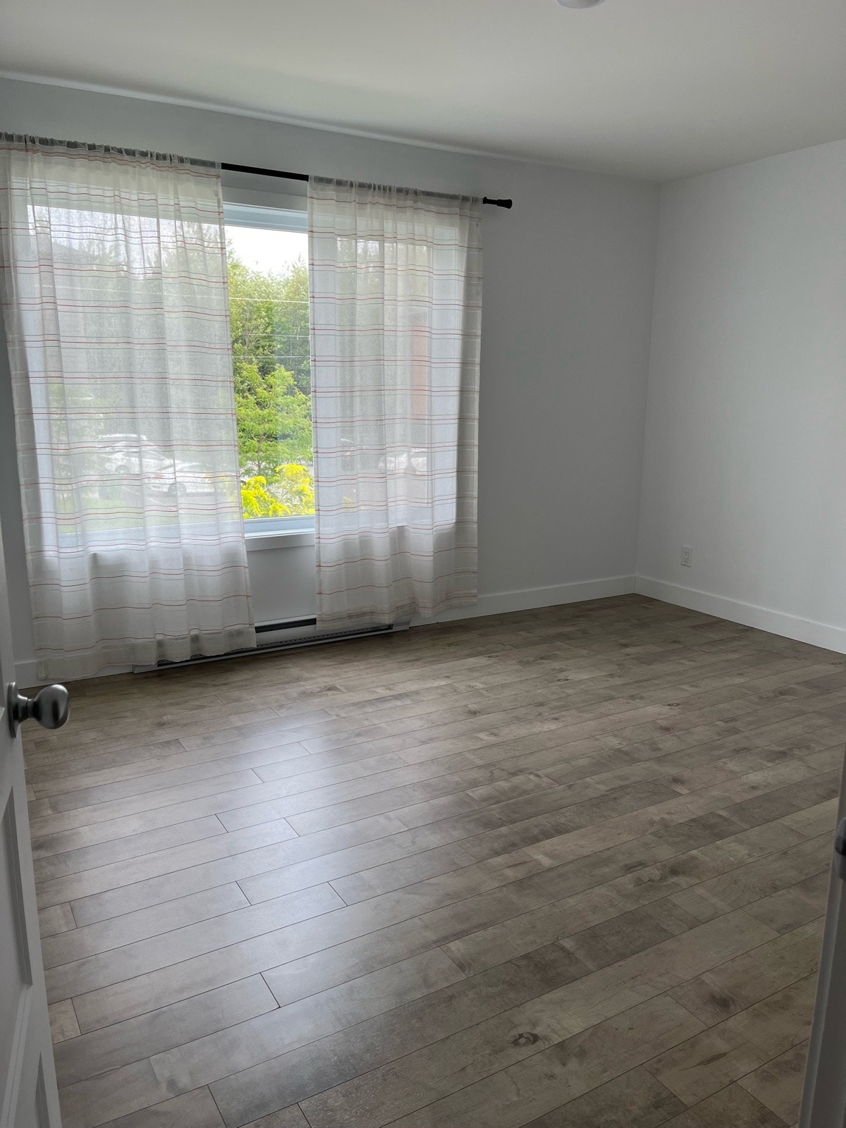 381–397 Rue Grande Allée — photo 1
