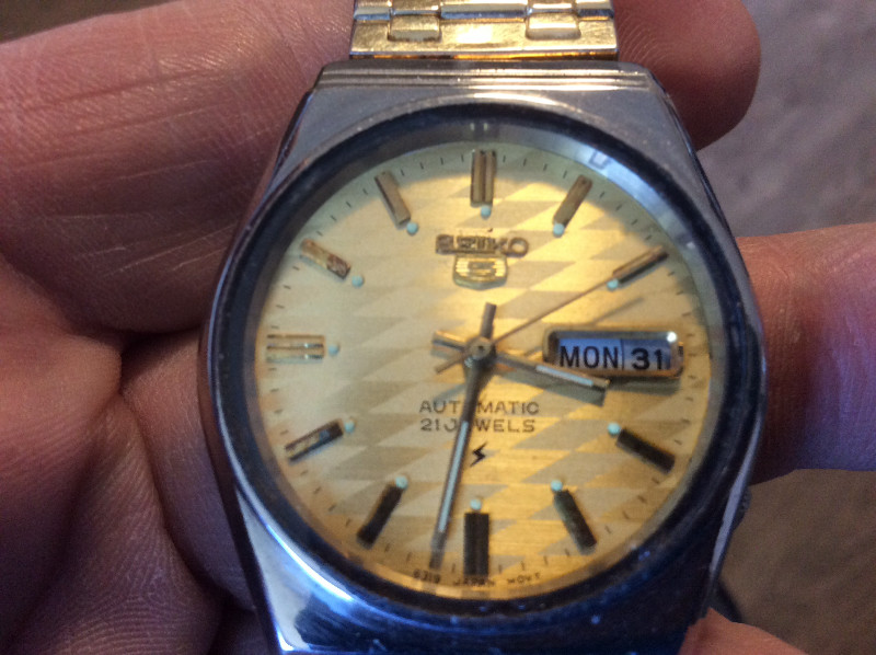 6309-8900 seiko automatic 17 jewel day date 1974 year watch nice |  Jewellery & Watches | City of Halifax | Kijiji