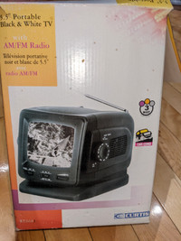 Brandnew in box vintage 5.5 inches black & white mini TV radio