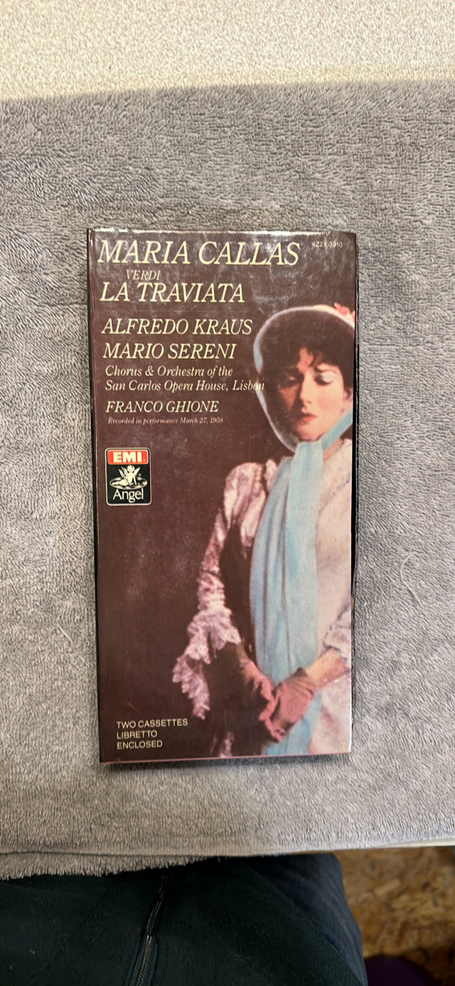  Cassette Set Maria Callas Versi La Traviata With Booklet In A B in CDs, DVDs & Blu-ray in Ottawa