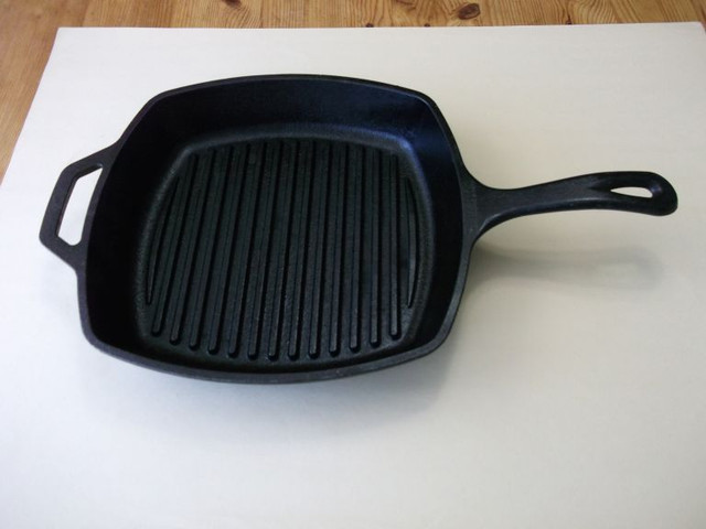 Lodge 10.5 Inch Square Cast Iron Grill Pan,Made in USA in Kitchen & Dining Wares in City of Toronto - Image 2