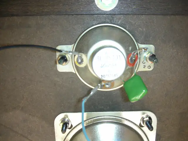 Pair of Vintage Toshiba Stereo Speakers in Speakers in Calgary - Image 11