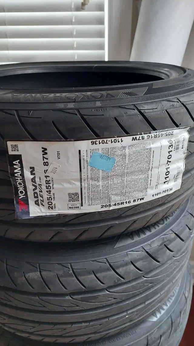 Yokohama Fleva V701 205/45/16 almost BRAND NEW in Tires & Rims in Barrie - Image 2