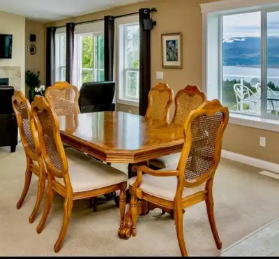 Beautiful Dining Table w 6 chairs, View more