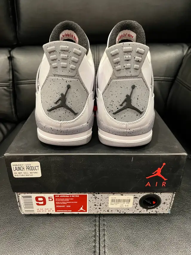 Air Jordan 4 Retro • White Cement • size 9.5 in Men's Shoes in City of Toronto - Image 3
