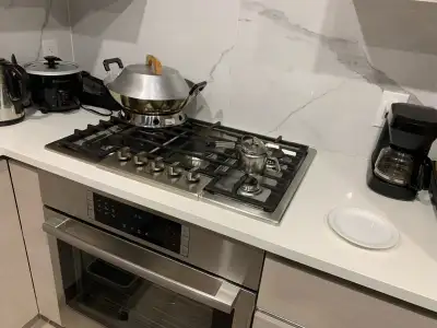 Private room for rent near Sky Train in New Westminster $.1200