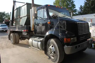 1995 International model 8100 4x2 Lugger truck. Cummins L10 motor, 10 speed manual transmission. 289...