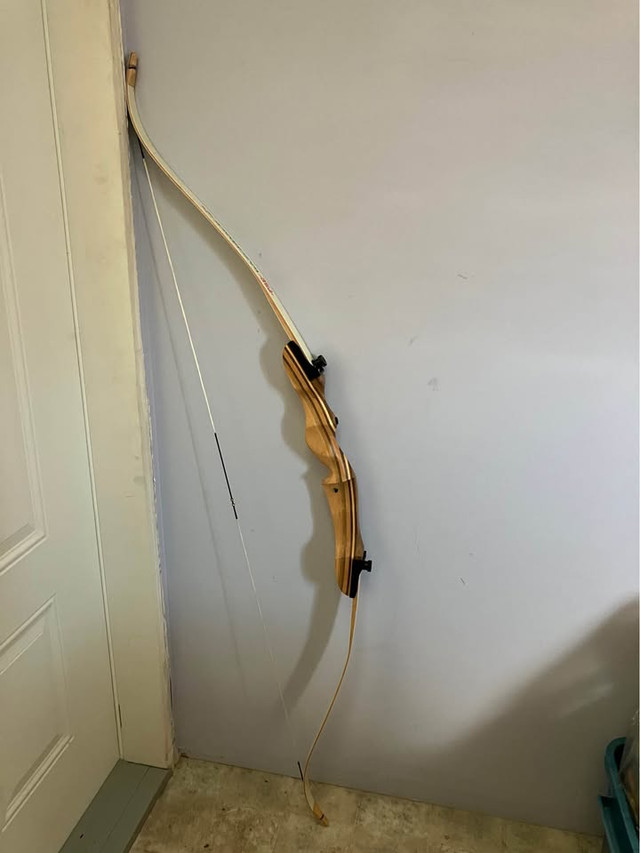 PSE Razorback Recurve Bow with Arrows in Fishing, Camping & Outdoors in Moose Jaw
