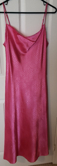Ladies Pink Nightgown ( Medium)