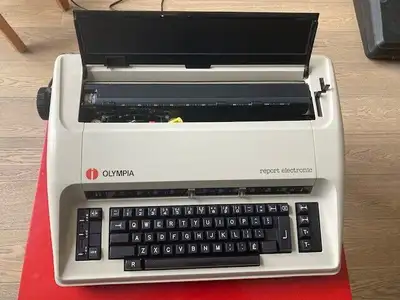 ***Needs repair*** The issue is the same as that detailed by the YouTube video here: https://www.you...