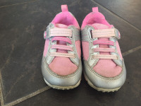 Girls size 5 shoes