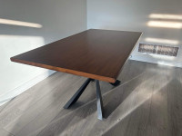New in box Manhattan Dining kitchen table 
