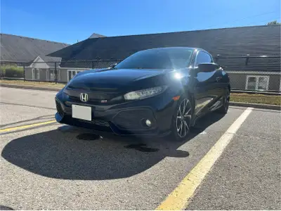 2017 Honda civic Si coupe Manual - well maintained - no issues - blows cold A/C - has CarPlay & andr...