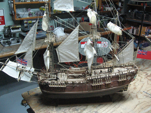 Voilier HMS Endeavour modèle reduit en bois dans Loisirs et artisanat  à Laval/Rive Nord