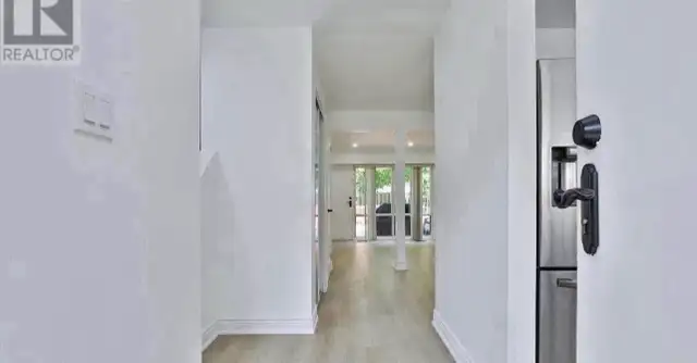 Room for rent near York University in Room Rentals & Roommates in City of Toronto - Image 5
