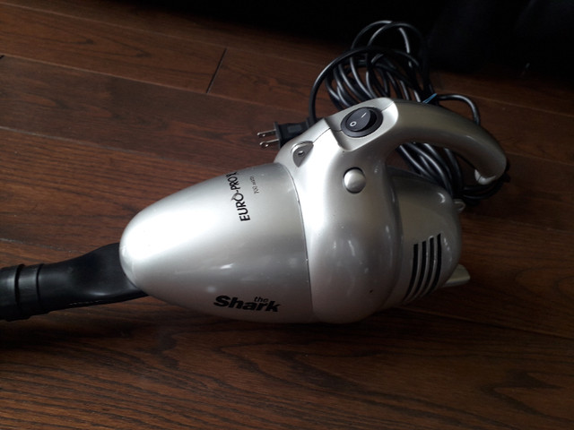 The Shark Euro Pro X 600 Watt EP033 Corded Handheld Vacuum in Vacuums in St. Catharines - Image 2