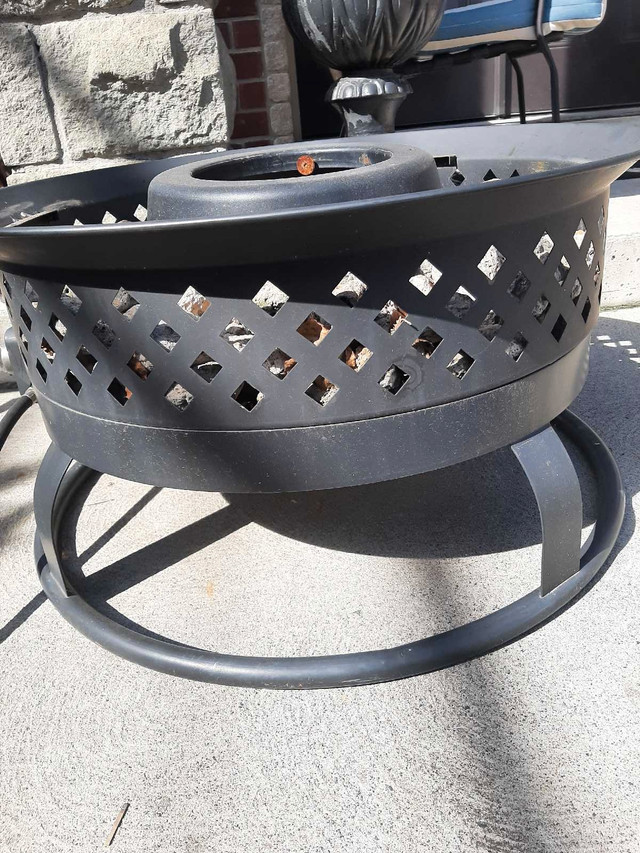 Fire pit for sale dans BBQ et cuisine en plein air  à Région de Windsor
