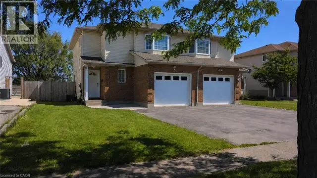 32 WOODLAND Drive WELLAND HOUSE FOR SALE **$525,000