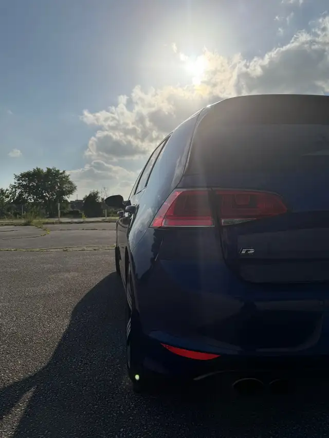 2016 Volkswagen Golf R – 103,000 km