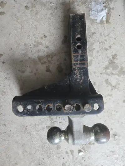 I sold my 2022 F250 truck and I'm selling my Heavy Duty/super duty Adjustable Trailer Hitch for $175...
