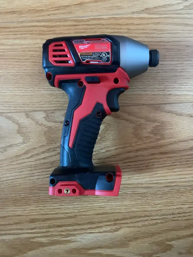 Milwaukee M18 1/4 Hex Impact Driver in Power Tools in Markham / York Region - Image 5