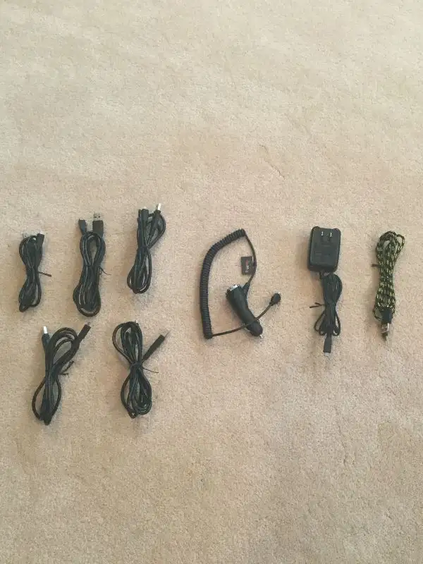 9 Blackberry USB Charging Cables for 9800 or Z10 in Cell Phone Accessories in Vancouver - Image 2
