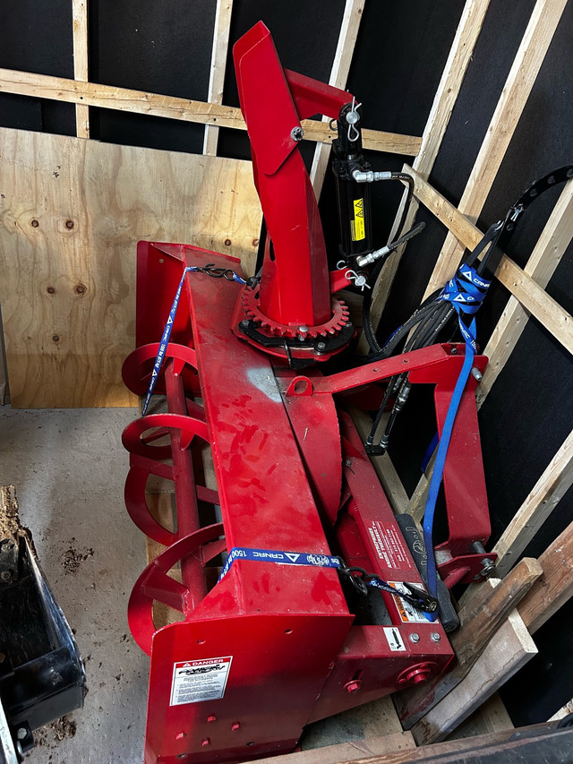 Tracteur a vendre dans Équipement agricole  à Laval/Rive Nord - Image 3