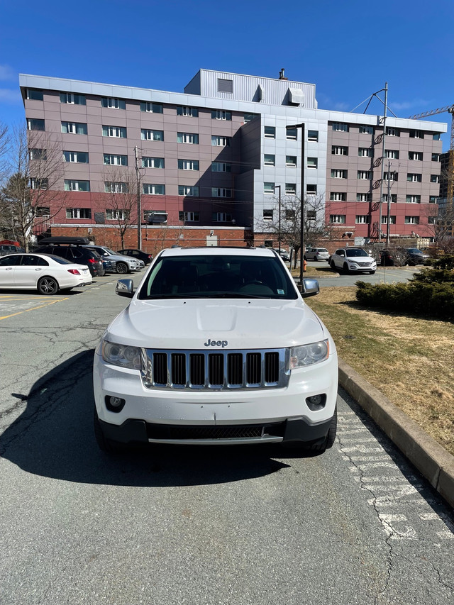 2013 Limited jeep grand Cherokee  in Cars & Trucks in City of Halifax