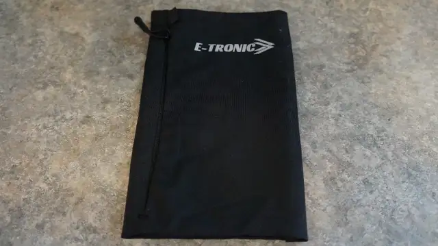 E-TRONIC ARM BAND SLEEVE in Cell Phone Accessories in Norfolk County - Image 2