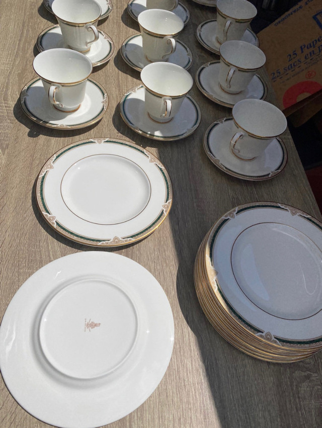 Forsyth Royal Doulton dinner set for 10 in Kitchen & Dining Wares in Oshawa / Durham Region - Image 4