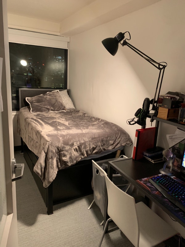 Toronto Parkside student residency room Room Rentals & Roommates