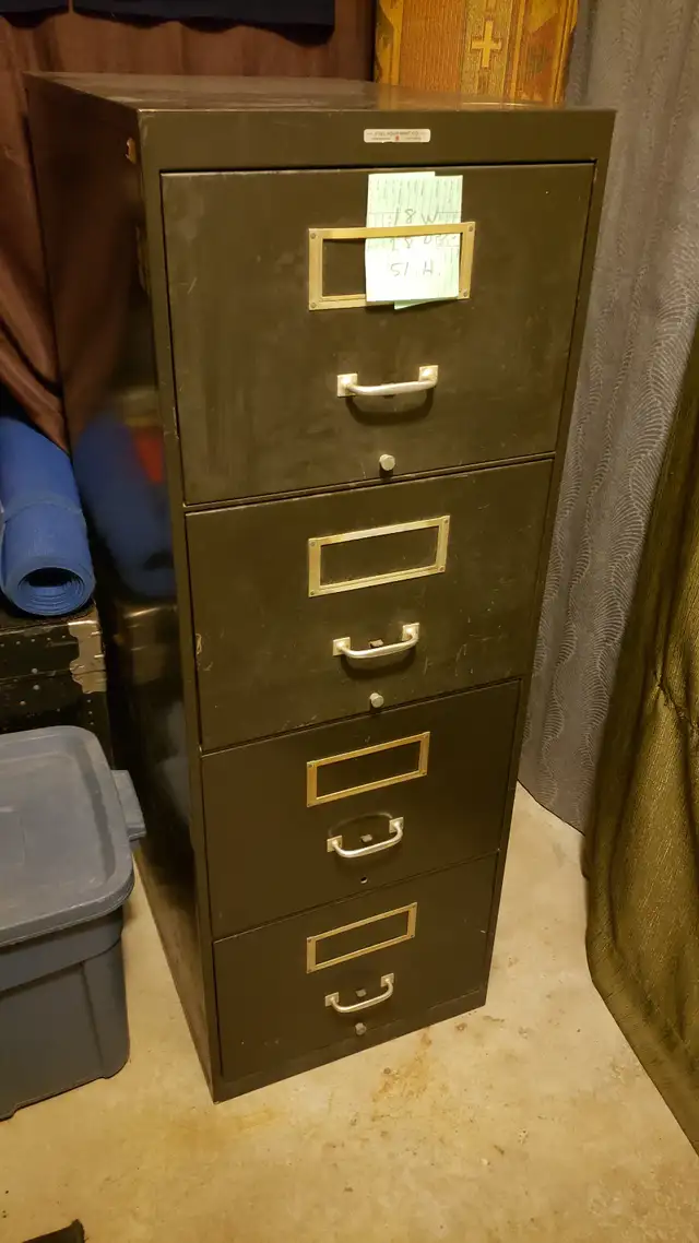 HUGE filing cabinet in Bookcases & Shelving Units in Ottawa - Image 2