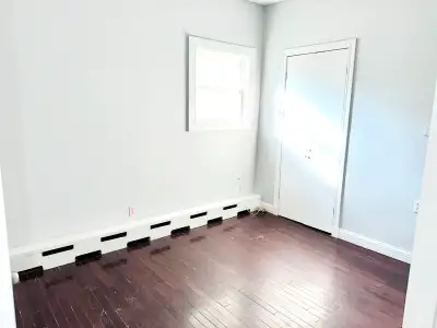 ** Private Bedroom Available for Female Tenant – Downtown Halifax** ✨ **Clean, quiet, and comfortabl...