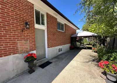 2 Private Single Rooms for Rent Female Tenants Preferred (1 room can also be rented separately) Finc...
